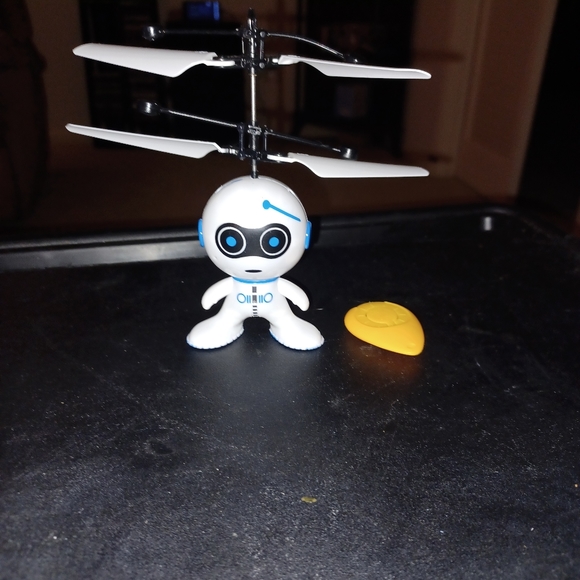 Mini RC Drone - Picture 3 of 8